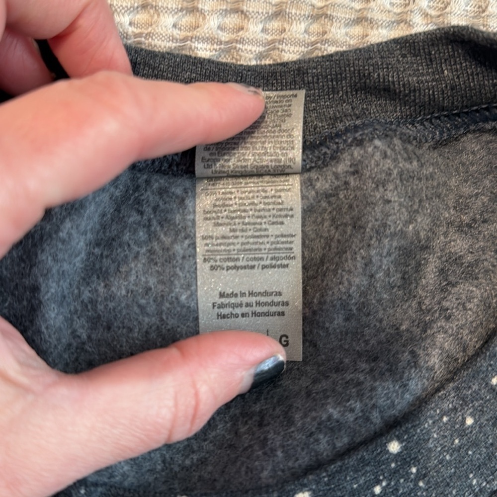 Gildan bleached graphic sweatshirt - Picture 5 of 6